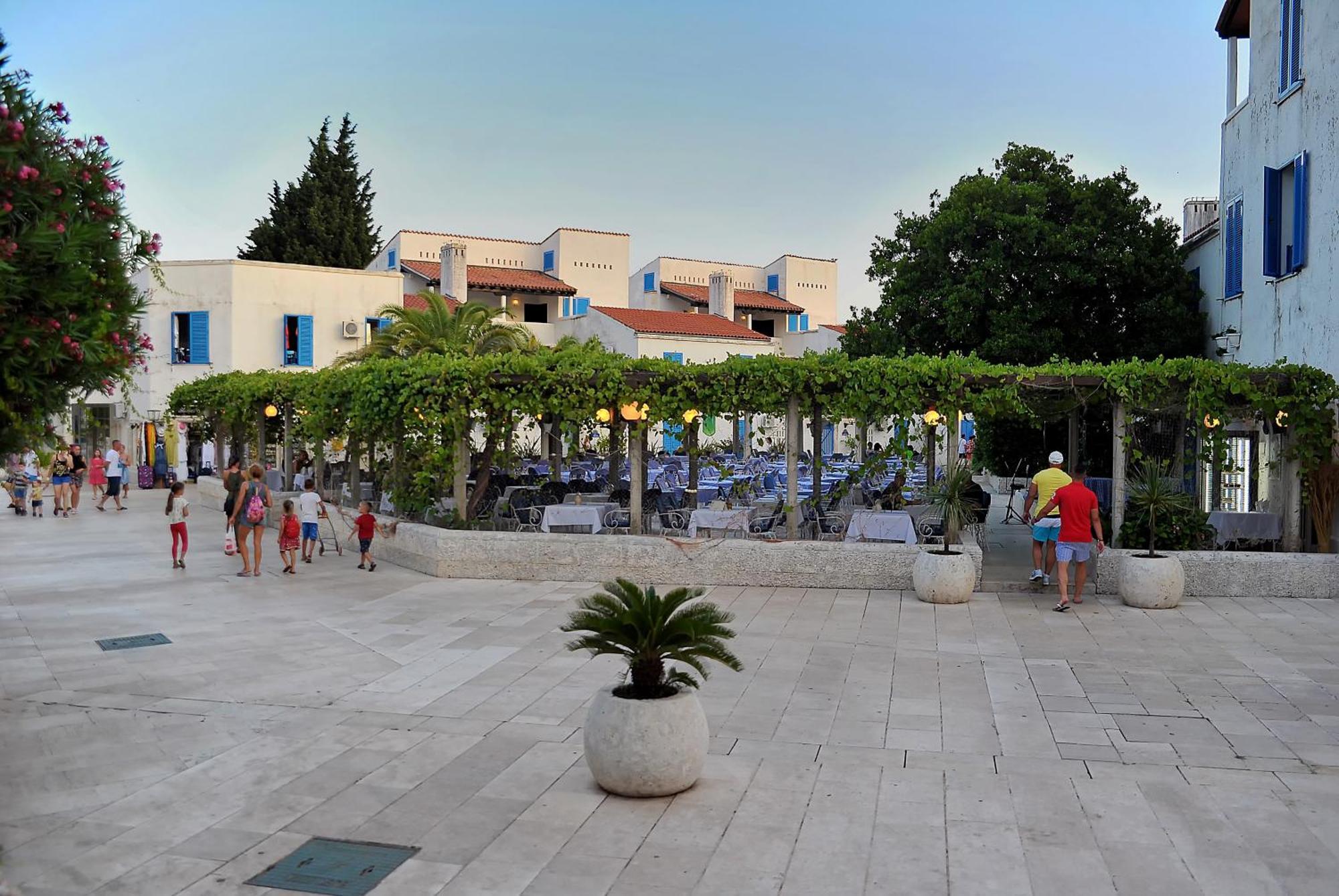 Hotel Slovenska Plaza Lux Budva Exterior photo